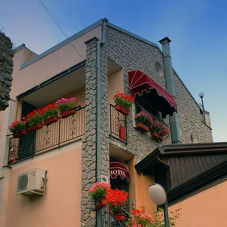 Hotel Ontani 3*
